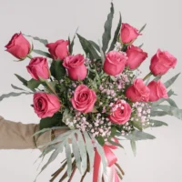 Buchet cu trandafiri fucsia