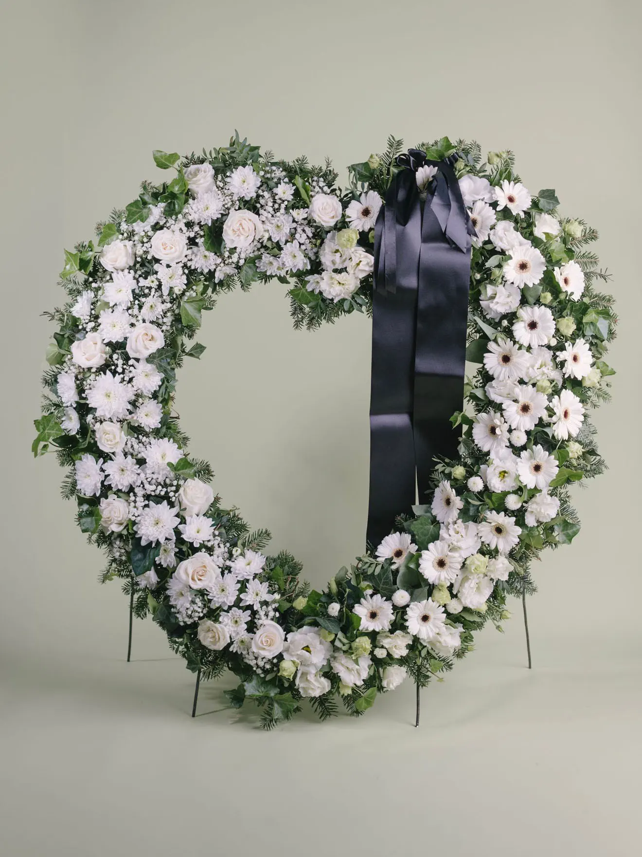 Coroană funerară în formă de inimă