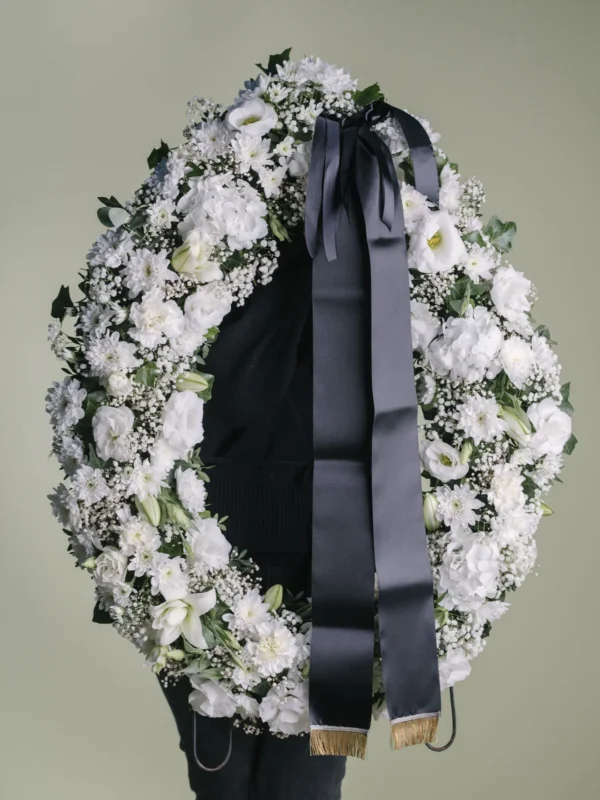 Coroană funerară în formă de lacrimă